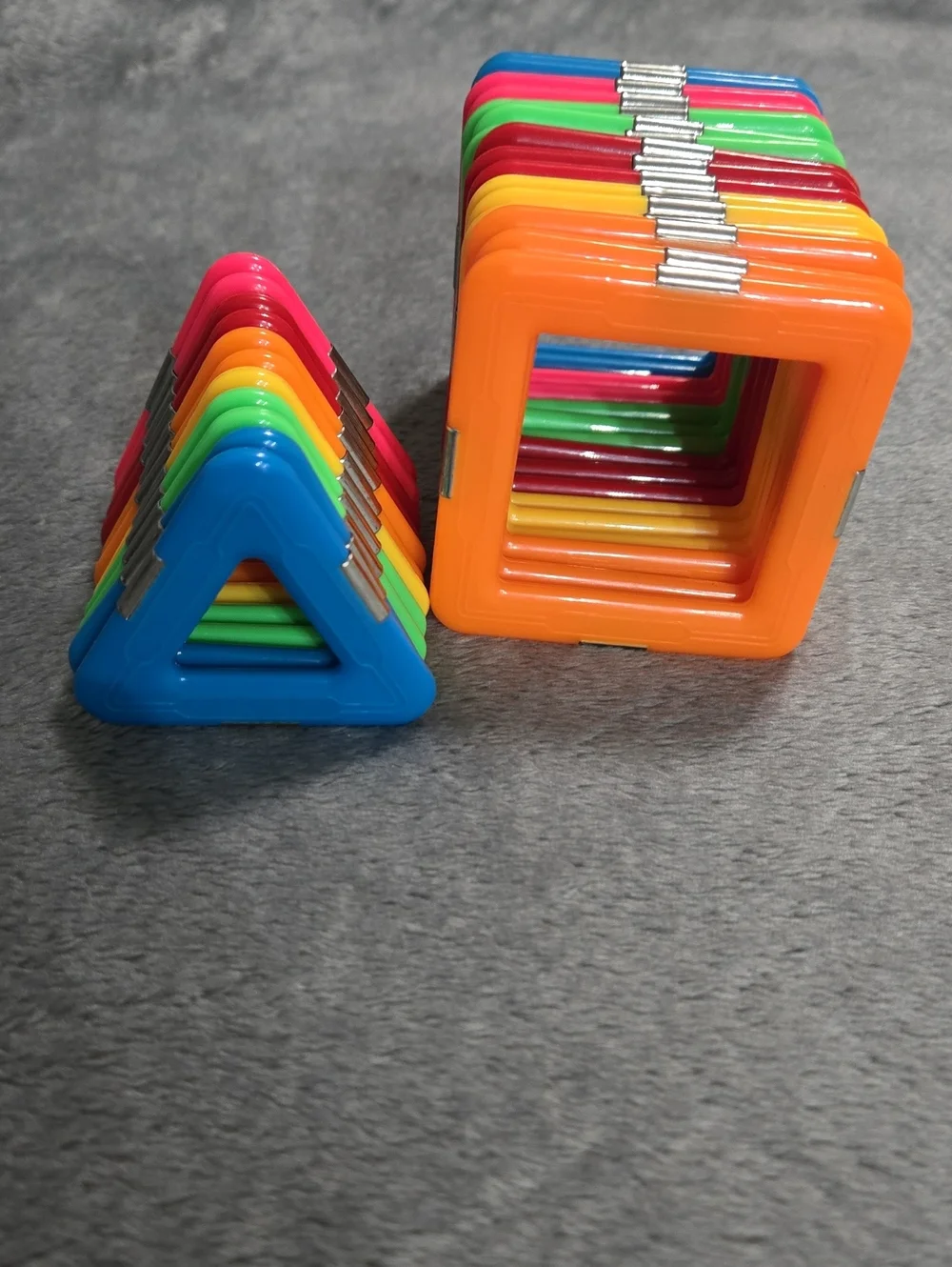 32 Piece Magnetic Blocks Building Toy for Kids With Animal Tiles